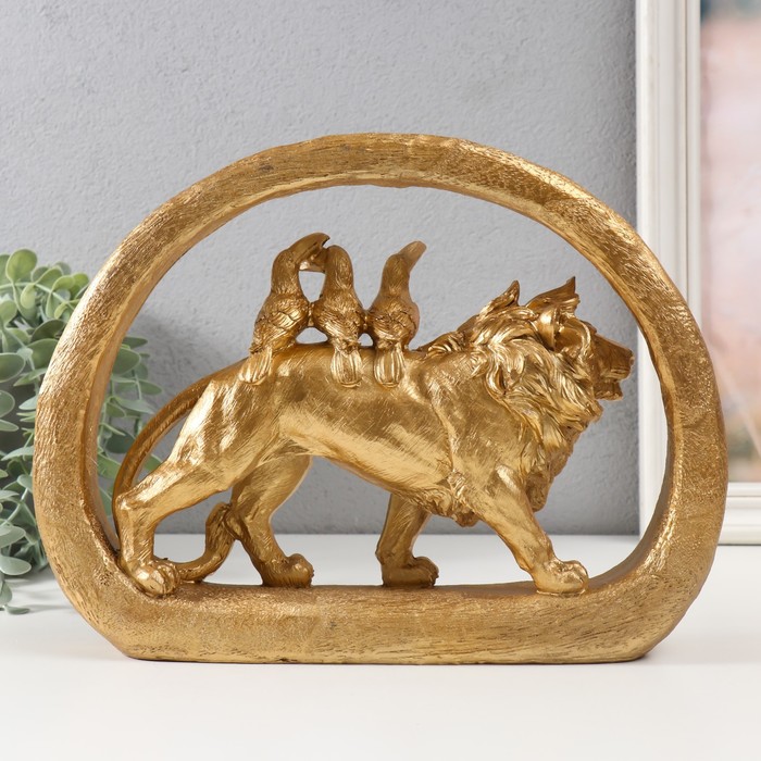 Сувенир полистоун "Царь зверей с туканами" золото 30х7х23 см