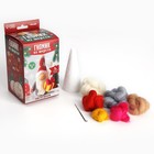 Валяние из шерсти на новый год. Игрушка своими руками «Гномик с подарком», новогодний набор для творчества - Фото 2