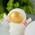 Фигурка светящаяся RISALUX «Крутой космонавт», LED-ночник, 2 Вт, RGB, от батареек 3×LR44, бело-золотой, 11×6×11 см - Фото 12