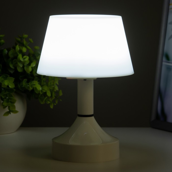 Настольная лампа с ПДУ "Вильям" LED 0.9Вт 4000К USB АКБ белый 11х11х16,2см RISALUX - фото 1909380121
