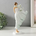 Фигурка полистоун «Девушка с шарфом. Ветер», 14.5×7.5×25 см - Фото 2