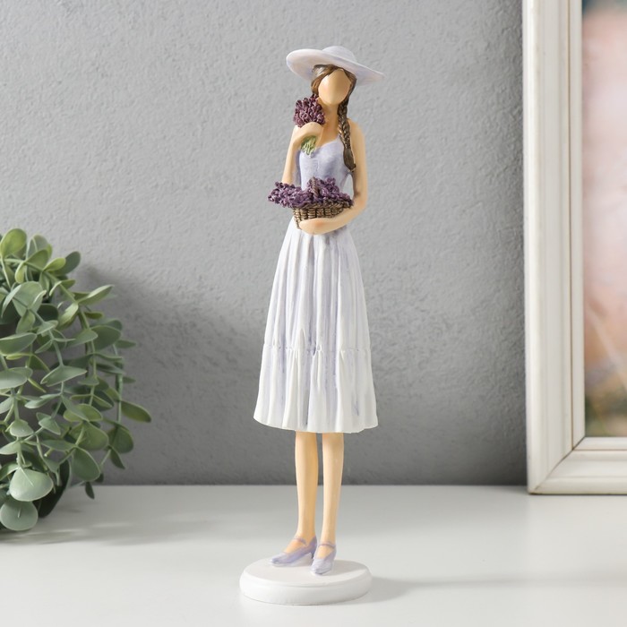 Сувенир полистоун "Девушка с корзиной лаванды, в шляпке" 7х6,5х26 см
