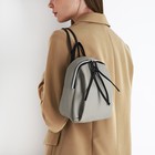 Мини-рюкзак женский из искусственной кожи на молнии, цвет серый - Фото 6