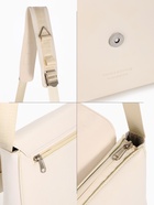 Сумка женская мессенджер на магните, 28×6×18 см, белая - Фото 4