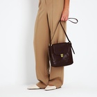 Сумка женская мессенджер на клапане, 22×7×21 см, тёмно-коричневая - Фото 3