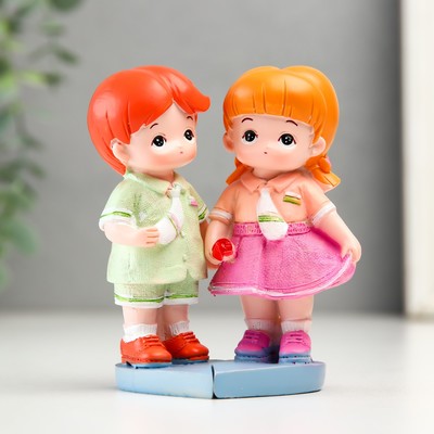 Фигурки набор полистоун «Малыши с сумочками на сердце», 2 шт., 5×4.5×9; 5×4.8×9 см