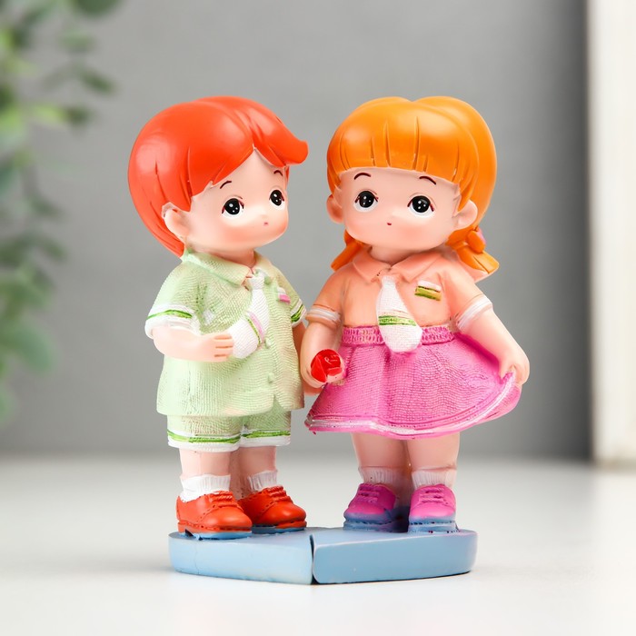 Фигурки набор полистоун «Малыши с сумочками на сердце», 2 шт., 5×4.5×9; 5×4.8×9 см - Фото 1