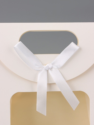 Коробка-пакет, с окном, белый, 16 х 12 х 6 см