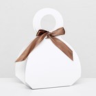 Подарочная коробка в форме сумочки, складная, с бантом и ручкой, белый, 18×12×8 см - Фото 1