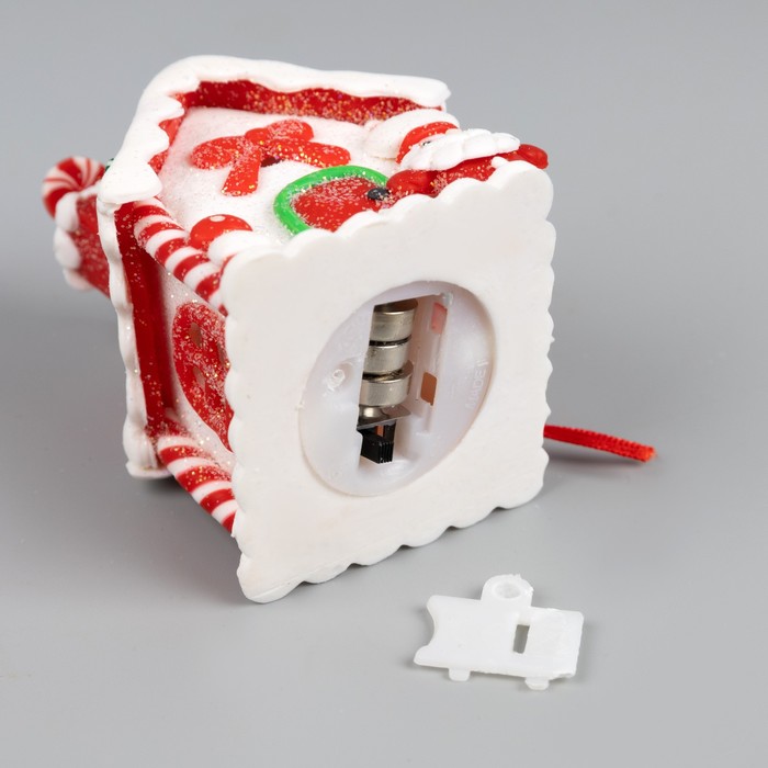 Ёлочная игрушка «Имбирный домик» 6 × 8,5 × 5.5 см, от батареек, свечение тёплое белое