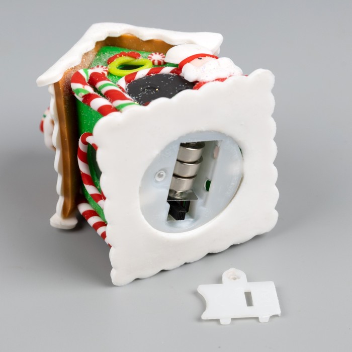 Ёлочная игрушка «Дом Деда Мороза» 6 × 7.8 × 5.5 см, от батареек, свечение тёплое белое
