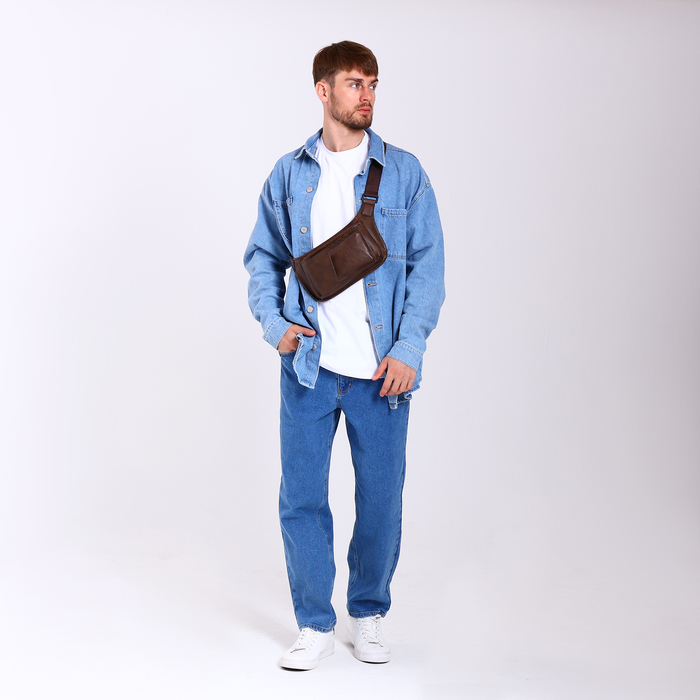 Сумка поясная на молнии, 3 наружных кармана, 37×4×15 см, коричневая 9875354