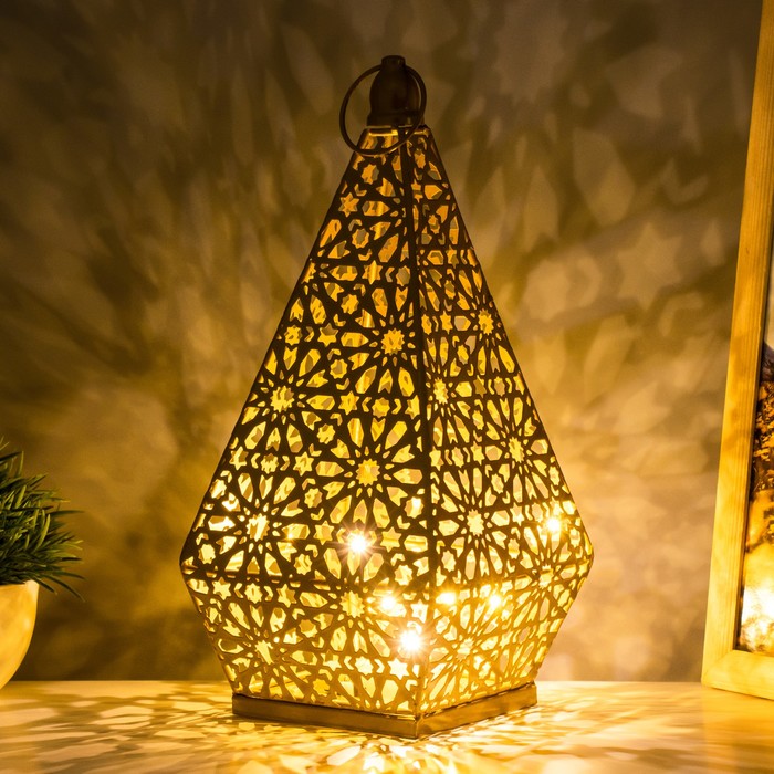Ночник "Восточный фонарь. Пирамида" LED от батареек 3хААА золото 26х12,5х12,5 см