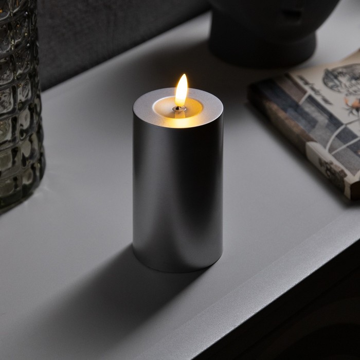 Светодиодная свеча серебристая, 7 × 15 × 7 см, пластик, батарейки ААх2 (не в комплекте), свечение тёплое белое - фото 1906488584