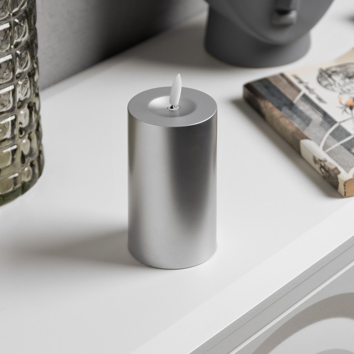 Светодиодная свеча серебристая, 7 × 15 × 7 см, пластик, батарейки ААх2 (не в комплекте), свечение тёплое белое - фото 1906488585