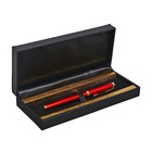 Ручка подарочная перьевая футляре из искуственной кожи Calligrata, корупс красный металлический с золотыми вставками - фото 7879926
