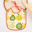 Нагрудник из нетканого полотна с ПВХ покрытием «Яблоки», красный, голубой, р-р. 20×22 см - Фото 1