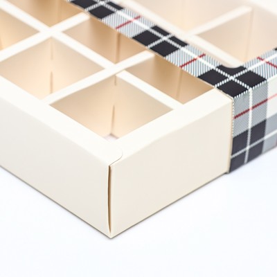Коробка для 9 конфет с обечайкой, «Мужской» 13.8×13.8×3.8 см