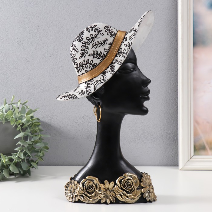Сувенир полистоун бюст "Африканка в белой шляпке с цветами" 19х5,5х33 см