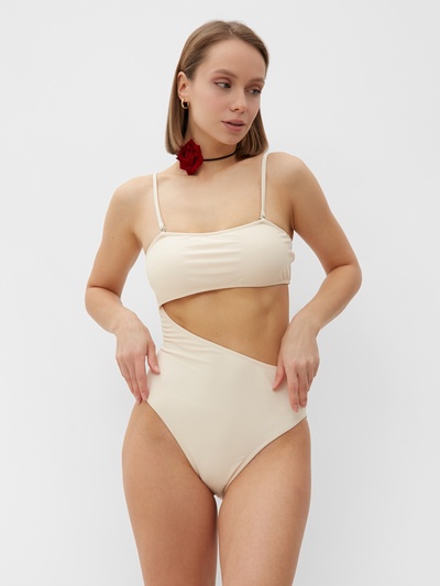 Купальник женский слитный с вырезом на животе MINAKU, размер 44, молочный