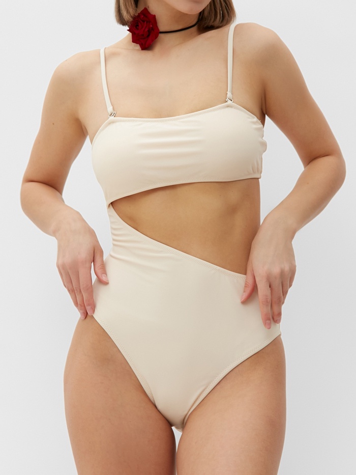 Купальник женский слитный с вырезом на животе MINAKU, размер 48, цвет молочный