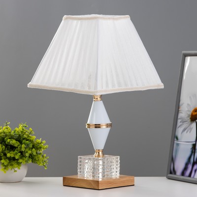 Настольная лампа «Шанта» Е27 40 Вт бело-золотой 23×23×41 см RISALUX