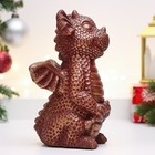 Копилка "Дракончик держит хвост" 10х10х17см, красный с золотом - фото 24270236