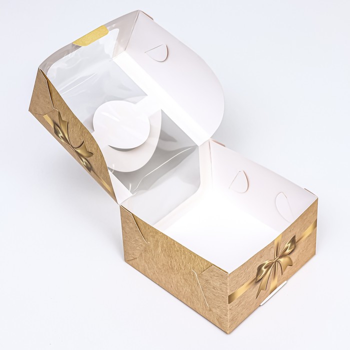 Коробка под бенто-торт с окном "Золотой бант", 14 х 14 х 8 см