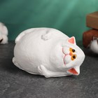 Копилка "Кот толстяк на боку" белый, 8х14х10см - фото 4015246