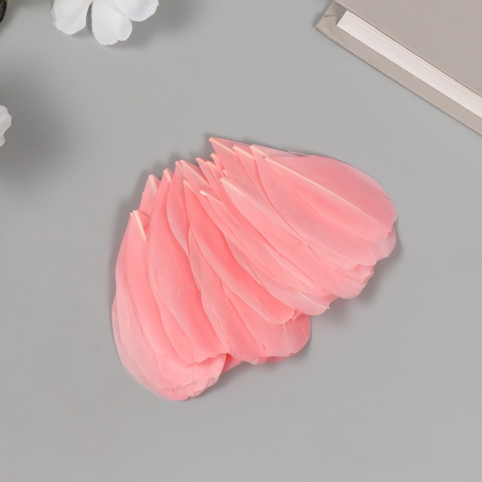 Перо декоративное гусиное "Телесно-розовое" в форме листа набор 40 шт h=5-7 см - Фото 1