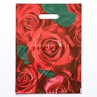 Пакет "Алые розы", полиэтиленовый с вырубной ручкой, 30х40 см, 50 мкм - фото 11715982
