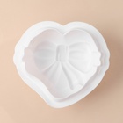 Форма для выпечки и муссовых десертов KONFINETTA «Сердце с бантом», 19×17×6.5 см, силикон, белая - Фото 4