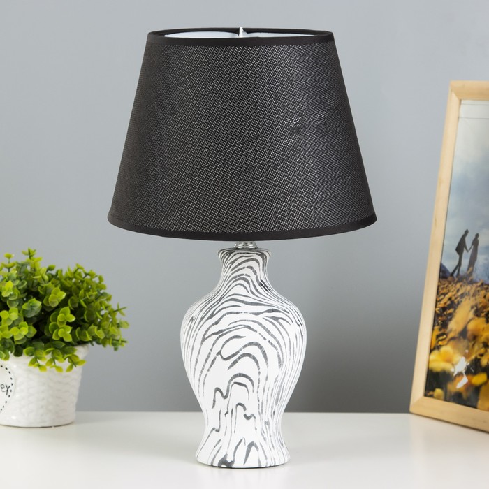 Настольная лампа «Власта» E14 40 Вт белый-черный 23×23×36 см RISALUX - Фото 1