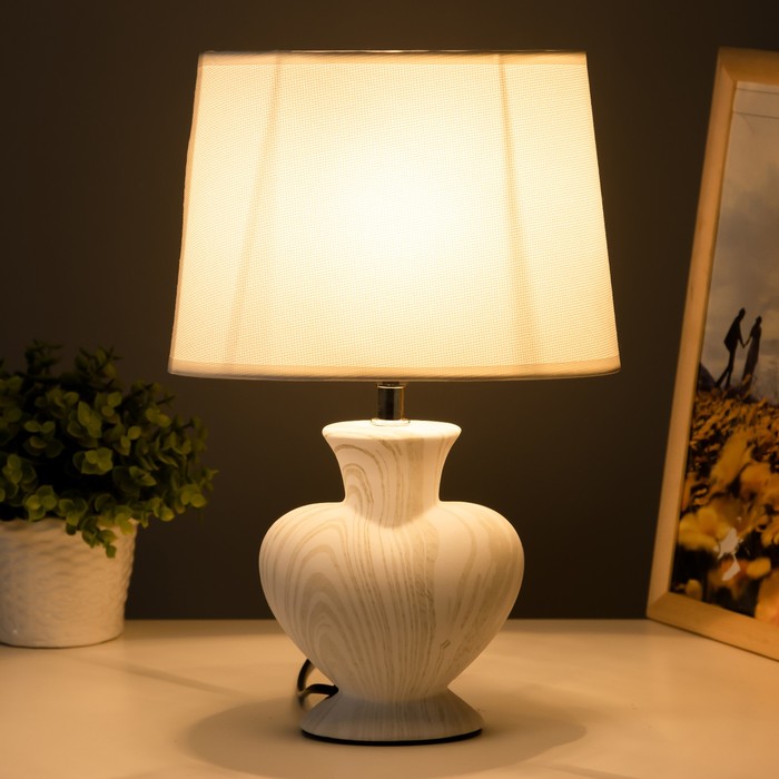 Настольная лампа "Хертц" E14 40Вт белый-серый 23х15х34 см RISALUX - фото 1909416535