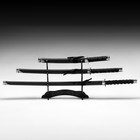 Макет оружия «Сувенирные катаны на подставке 3в1. Строгость», подарочный набор, ножны кожзам, матовая, чёрная, 47 см; 70 см; 89 см - Фото 2