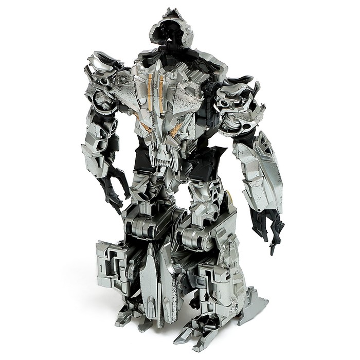 Робот "Истребитель", трансформируется, с элементами из металла