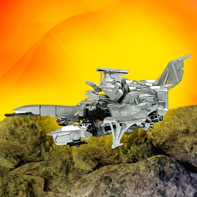 Робот «Истребитель», трансформируется, с элементами из металла