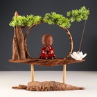 Сувенир дерево, фарфор "Маленький Будда в красном" с подставкой для благовонии 35х35х9,5 см - фото 4208549
