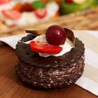 Муляж - магнит "Крекер шоколадный с ягодами" 7х7х6см - фото 8103690