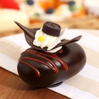 Муляж - магнит "Пирожное Бонбон" шоколад, 8х5х6см - фото 24609118