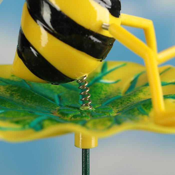Штекер "Пчелка на листочке", длина 60см - фото 1908245862