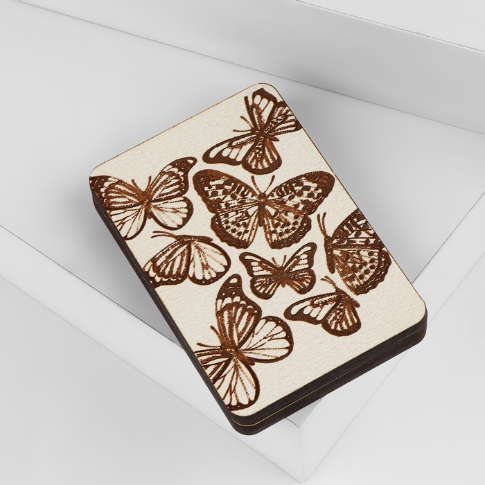 Игольница магнитная «Бабочки», 8 × 5,5 см, цвет бежевый