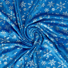 Лоскут Велюр с новогодним нанесением Крупные снежинки Серебро на голубом, 50*50 см - фото 11751406