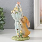 Фигурка полистоун «Зайка у зонта с тюльпанами», 8.5×6.5×15.5 см - Фото 2