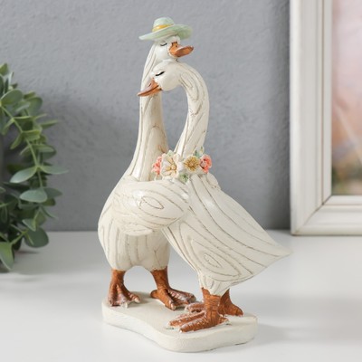 Фигурка полистоун «Гусь с гусыней: объятия», 14.5×8×18.5 см