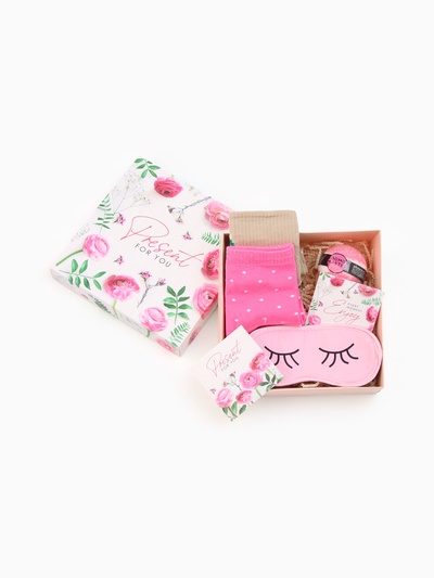 Набор подарочный KAFTAN Present, носки размер 36-39 (23-25 см), бомбочка для ванны, маска для сна, открытки 2 шт.