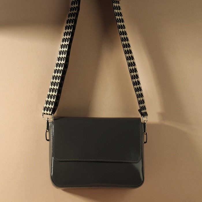 Ручка для сумки «Гусиная лапка», стропа, с карабинами, 139 ± 3 × 3,8 см, цвет чёрный/белый