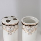 УЦЕНКА Набор аксессуаров для ванной комнаты Доляна «Золотая роскошь», 4 предмета (дозатор 250 мл, мыльница, 2 стакана), цвет белый - Фото 3