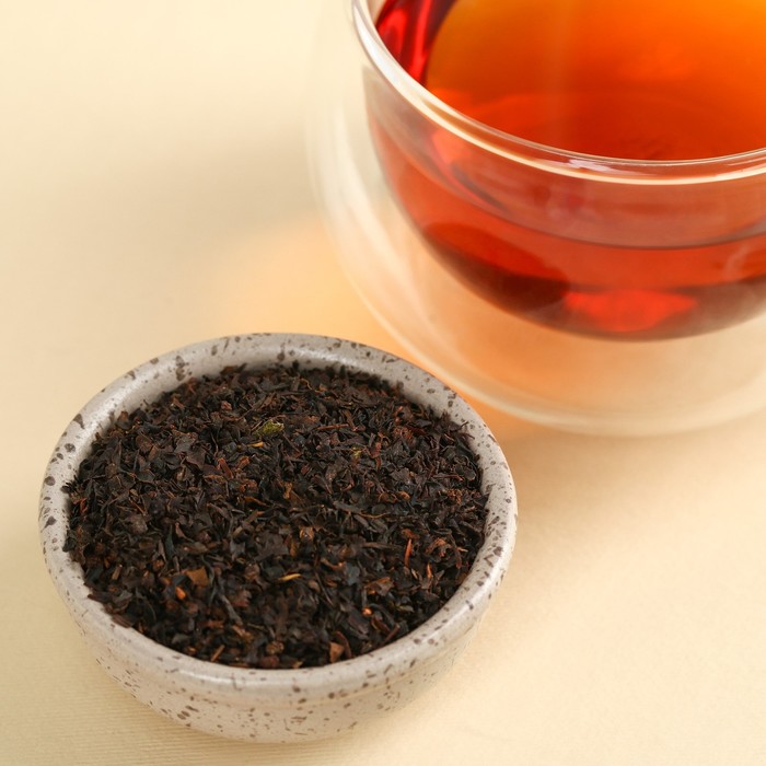 Чай чёрный в консервной банке «Любимой бабуле», вкус: клубника, 20 г.