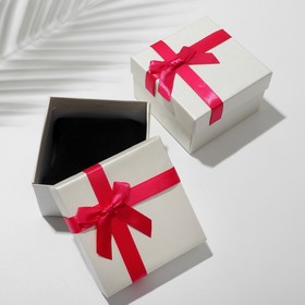 Коробочка подарочная под часы «Малина», 9×9×2, цвет бело-розовый